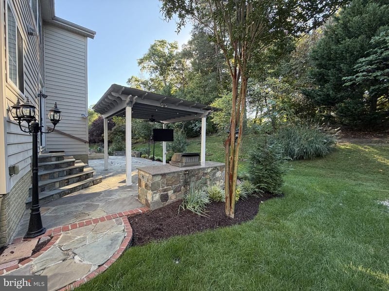 13045 Lashmere Ct, Woodbridge, VA 22192