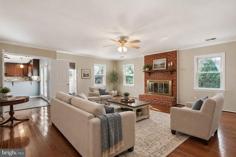 8878 Sweetbriar St, Manassas, VA 20110