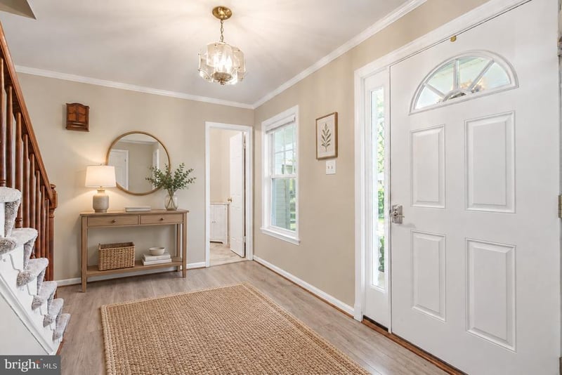 8878 Sweetbriar St, Manassas, VA 20110