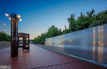 9540 Bastille St #301, Fairfax, VA 22031