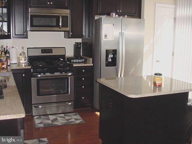 8883 Cherry St, Manassas, VA 20110