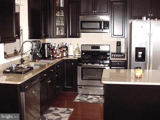 8883 Cherry St, Manassas, VA 20110