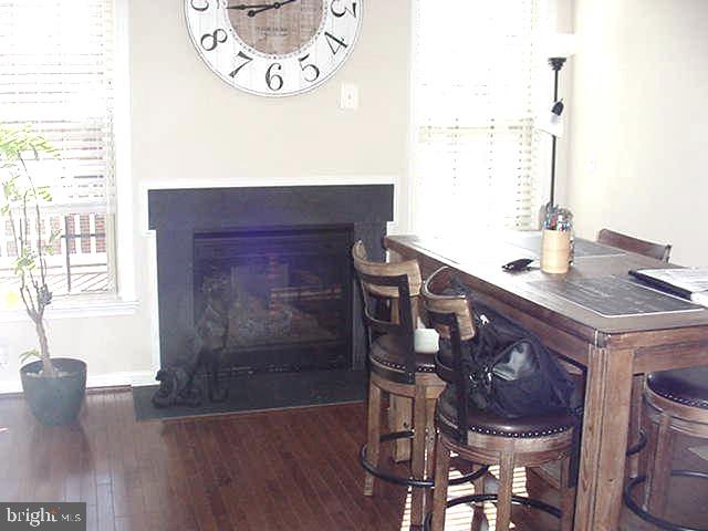 8883 Cherry St, Manassas, VA 20110