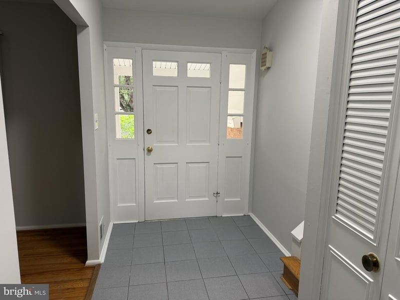 14015 Congress Dr, Rockville, MD 20853