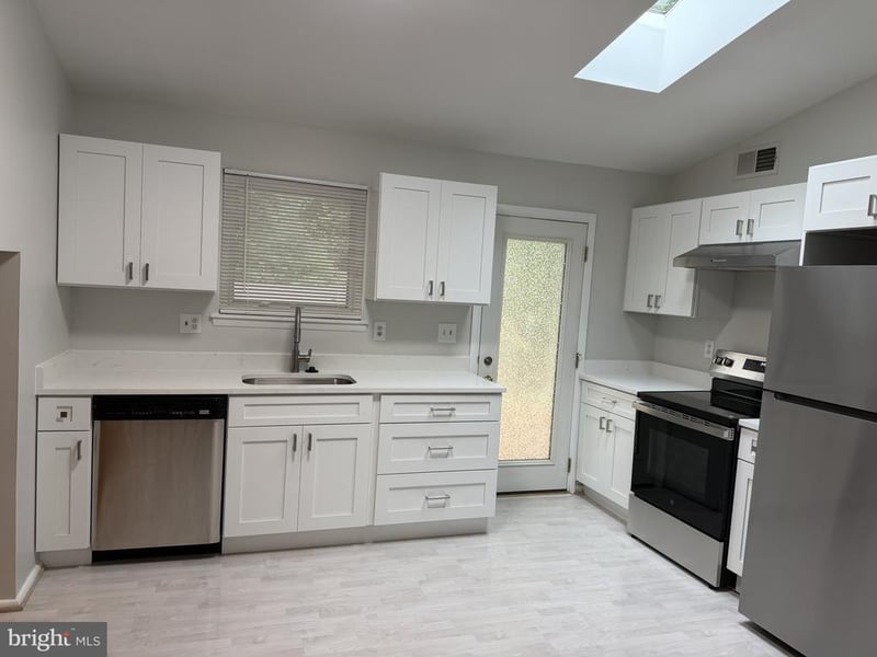 14015 Congress Dr, Rockville, MD 20853