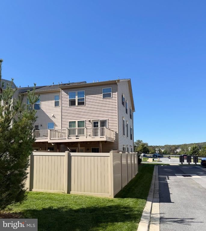 5825 Rochefort St, Ijamsville, MD 21754