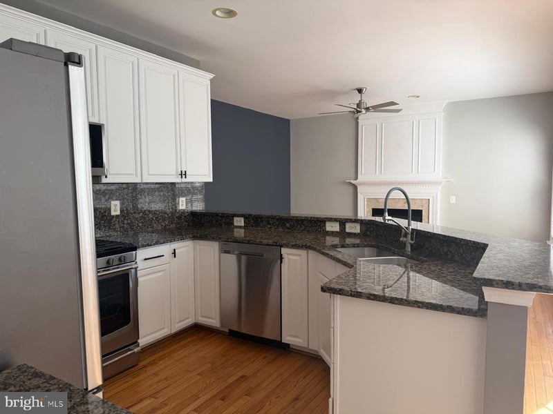2469 Leyland Ridge Rd, Herndon, VA 20171