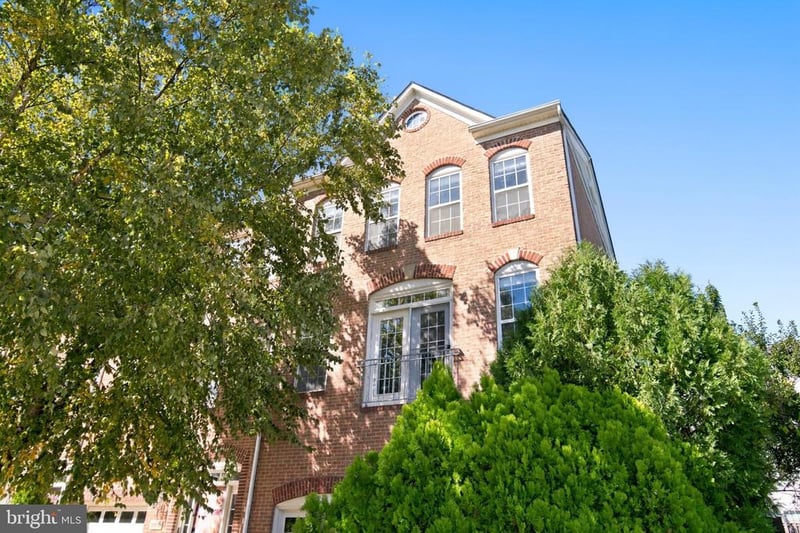 13580 Flying Squirrel Dr, Herndon, VA 20171