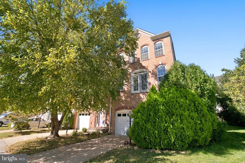 13580 Flying Squirrel Dr, Herndon, VA 20171