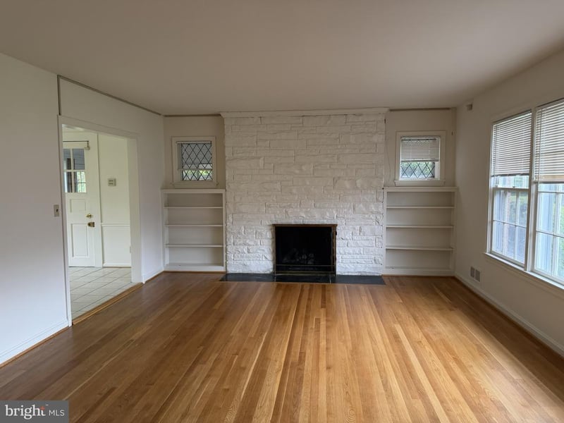 9220 Quintana Dr, Bethesda, MD 20817
