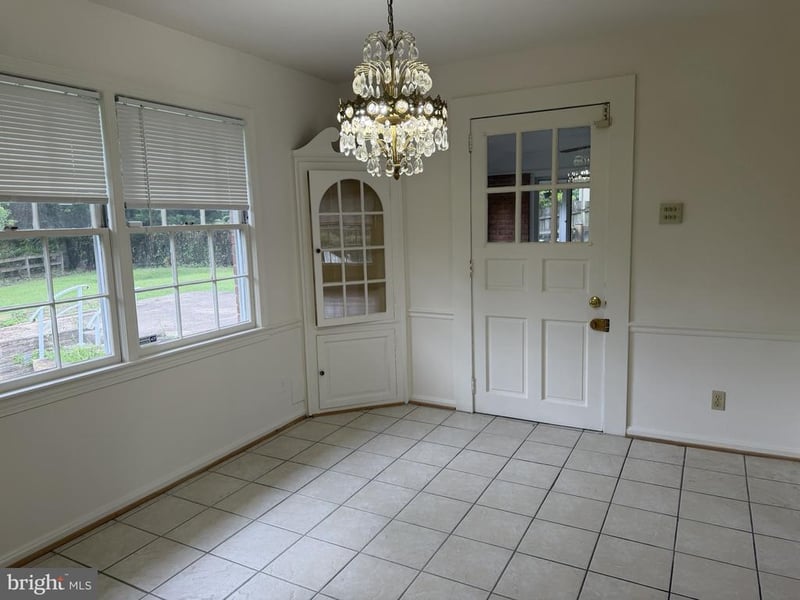 9220 Quintana Dr, Bethesda, MD 20817
