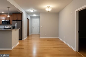 2200 N Westmoreland St #318, Arlington, VA 22213