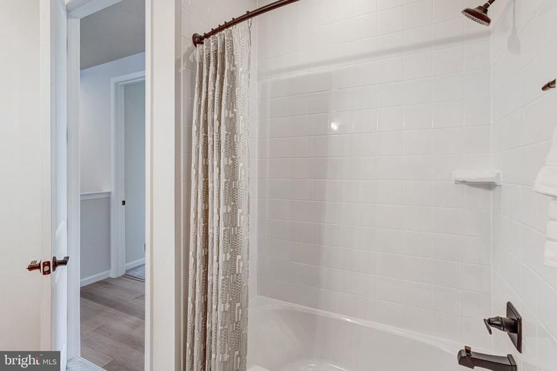 8051 Mckay St, Bealeton, VA 22712