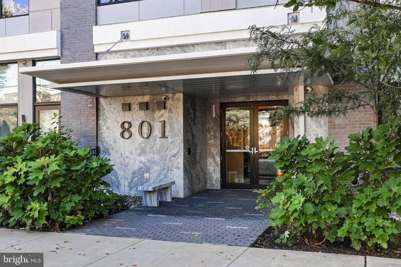 801 N Fairfax St #217, Alexandria, VA 22314
