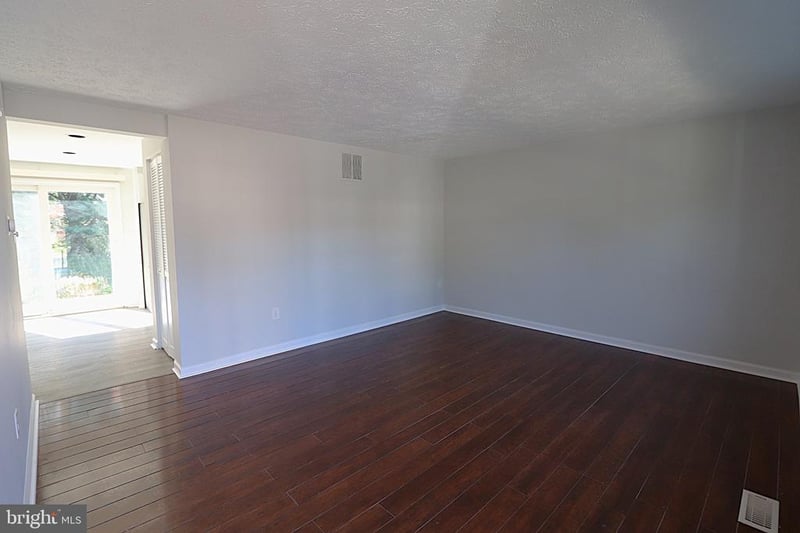 11 Mountain Laurel Ct, Gaithersburg, MD 20879