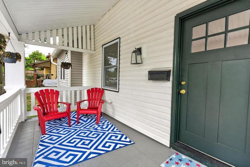 1004 Shepherd St NE, Washington, DC 20017