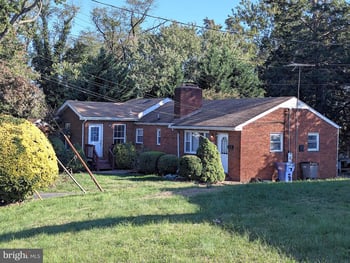 3215 Apex Cir, Falls Church, VA 22044
