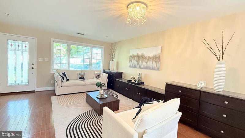 4905 Apple Tree Dr, Alexandria, VA 22310