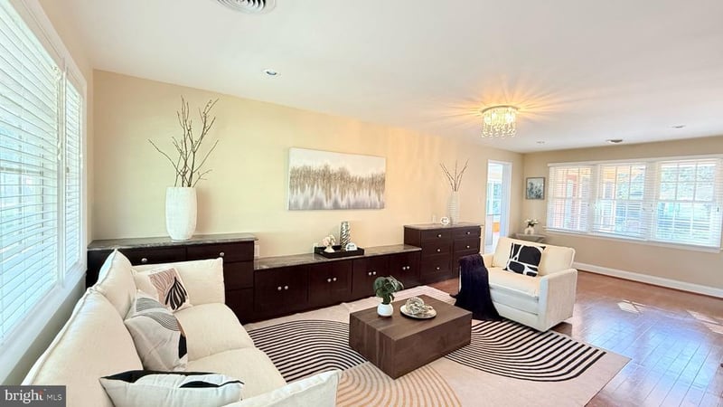 4905 Apple Tree Dr, Alexandria, VA 22310