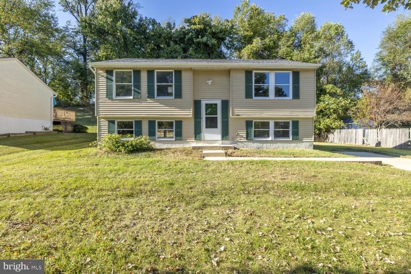 10214 Forestgrove Ln, Bowie, MD 20721