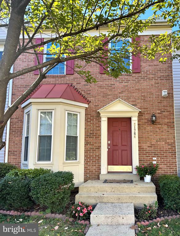 21764 Kings Crossing Ter, Ashburn, VA 20147
