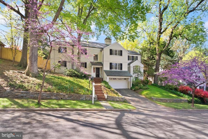 5152 Manning Pl NW, Washington, DC 20016