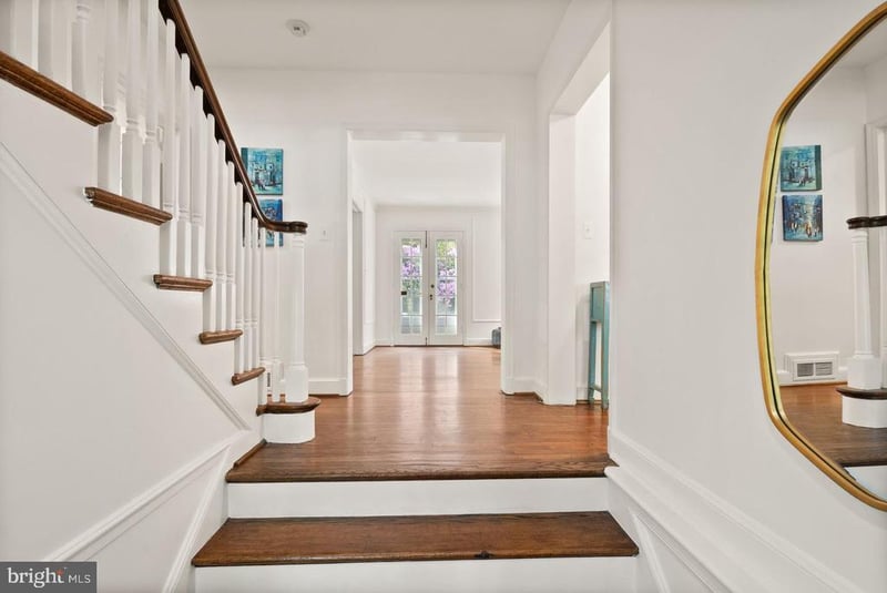 5152 Manning Pl NW, Washington, DC 20016