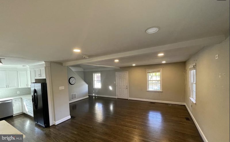 20 E George St, Walkersville, MD 21793