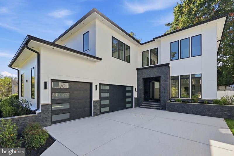 2002 Hillside Dr, Falls Church, VA 22043