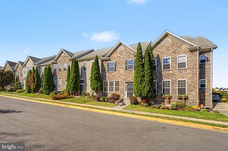 802 Linfield Ter NE, Leesburg, VA 20176