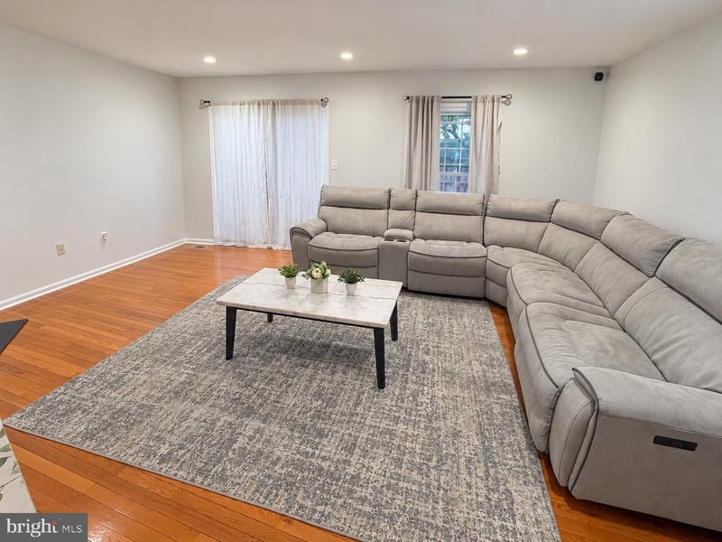 9692 Kanfer Ct, Gaithersburg, MD 20886