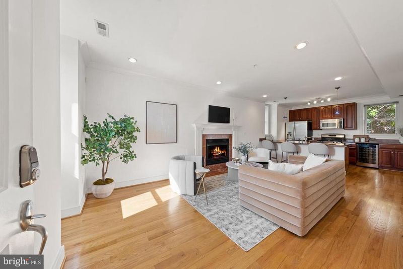 19 Logan Cir NW #300, Washington, DC 20005