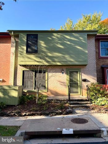 2156 Golf Course Dr, Reston, VA 20191
