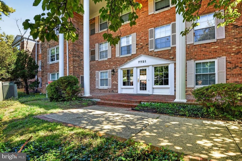 7721 Tremayne Pl #202, Mclean, VA 22102