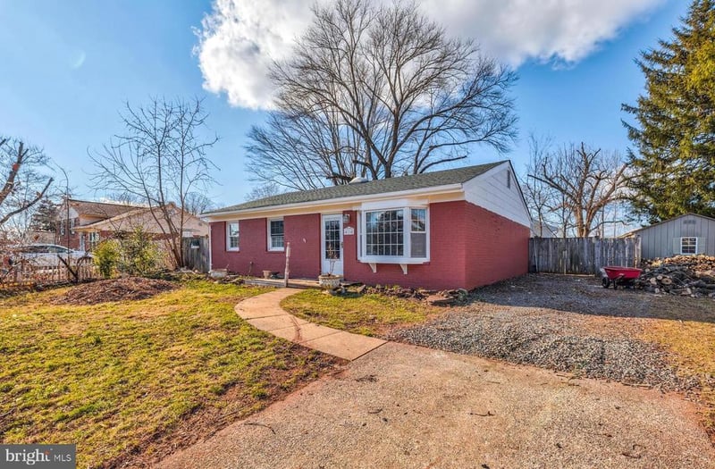4114 Lees Corner Rd, Chantilly, VA 20151