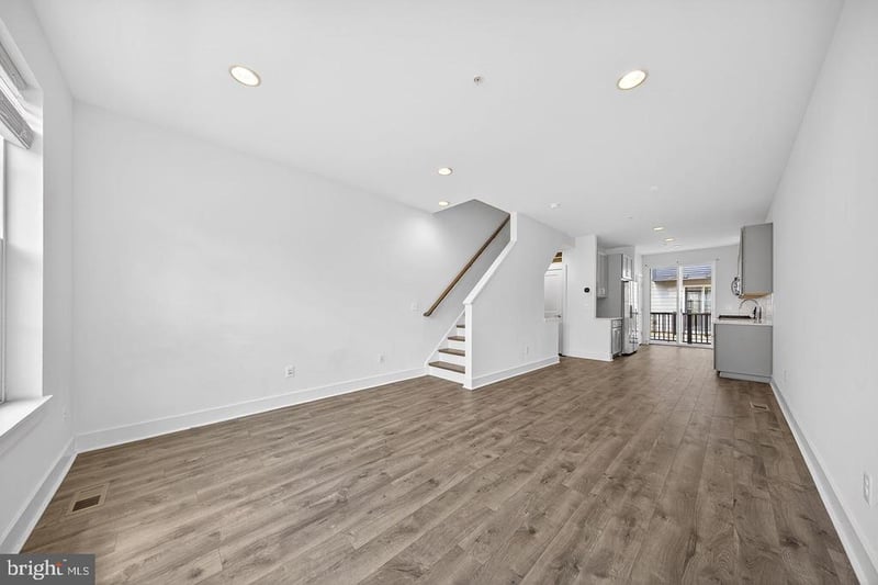 7348 Blade Dr, Falls Church, VA 22042