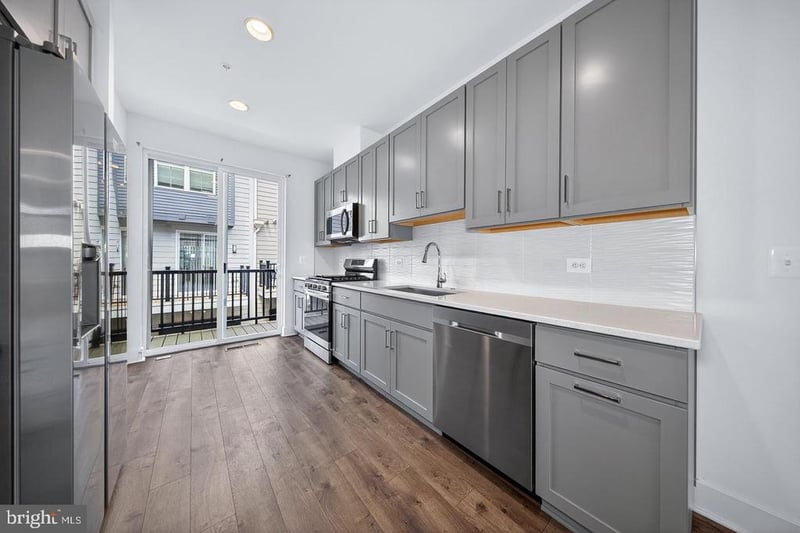 7348 Blade Dr, Falls Church, VA 22042