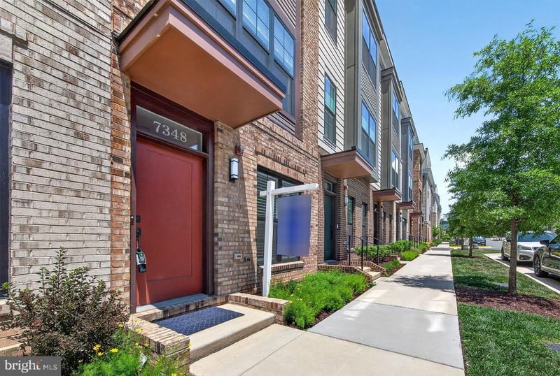 7348 Blade Dr, Falls Church, VA 22042