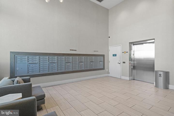 989 S Buchanan St #315, Arlington, VA 22204