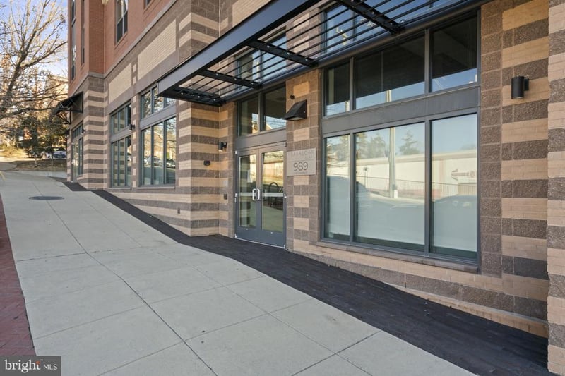 989 S Buchanan St #315, Arlington, VA 22204