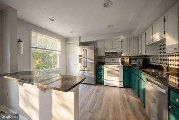 1568 Poplar Grove Dr, Reston, VA 20194