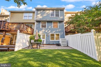 1568 Poplar Grove Dr, Reston, VA 20194