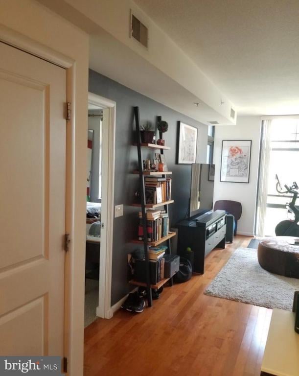 1021 N Garfield St #543, Arlington, VA 22201