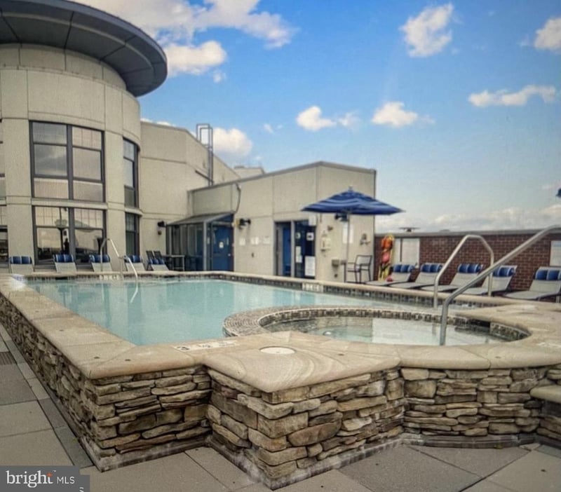1021 N Garfield St #543, Arlington, VA 22201