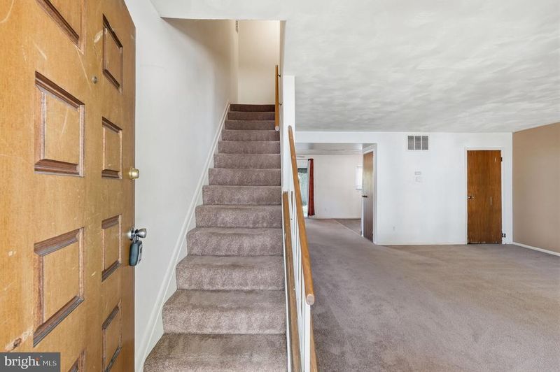 7249 Hylton St, Capitol Heights, MD 20743