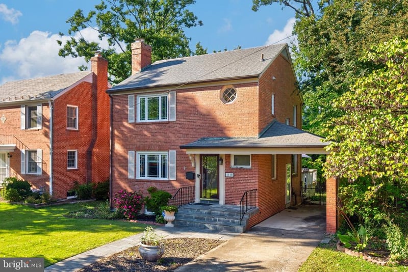 1110 Holton Ln, Takoma Park, MD 20912