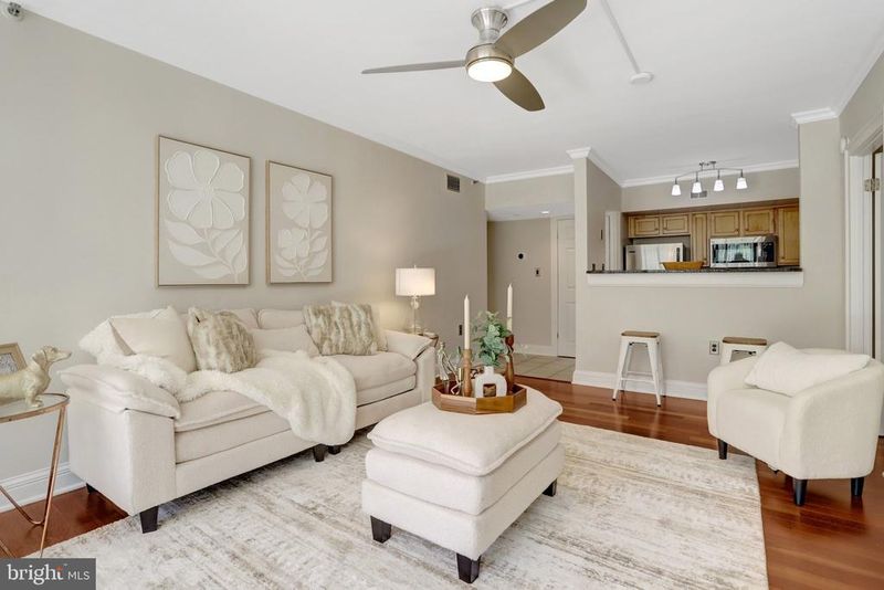 1001 N Randolph St #302, Arlington, VA 22201
