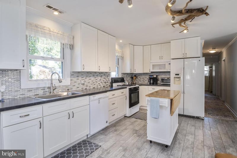7904 Outing Ave, Pasadena, MD 21122