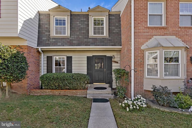 4930 Van Walbeek Pl, Annandale, VA 22003