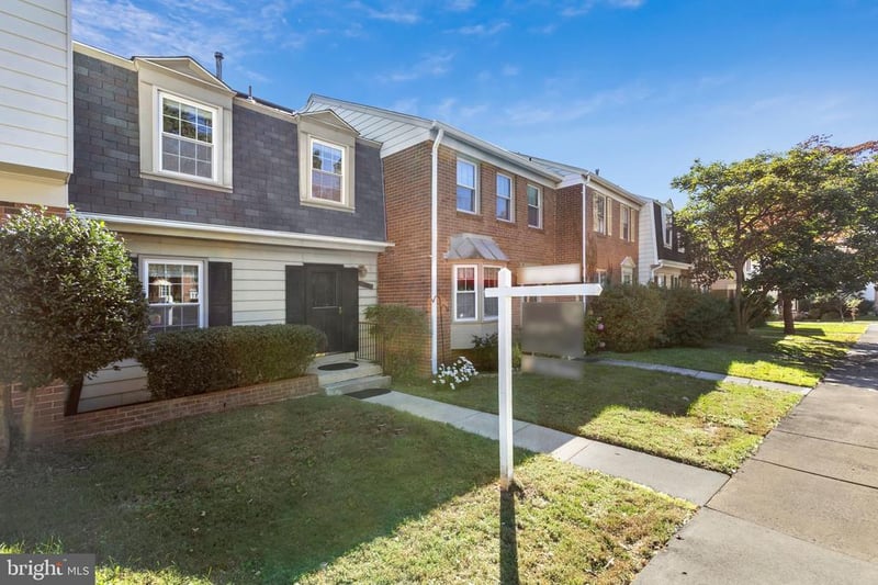 4930 Van Walbeek Pl, Annandale, VA 22003